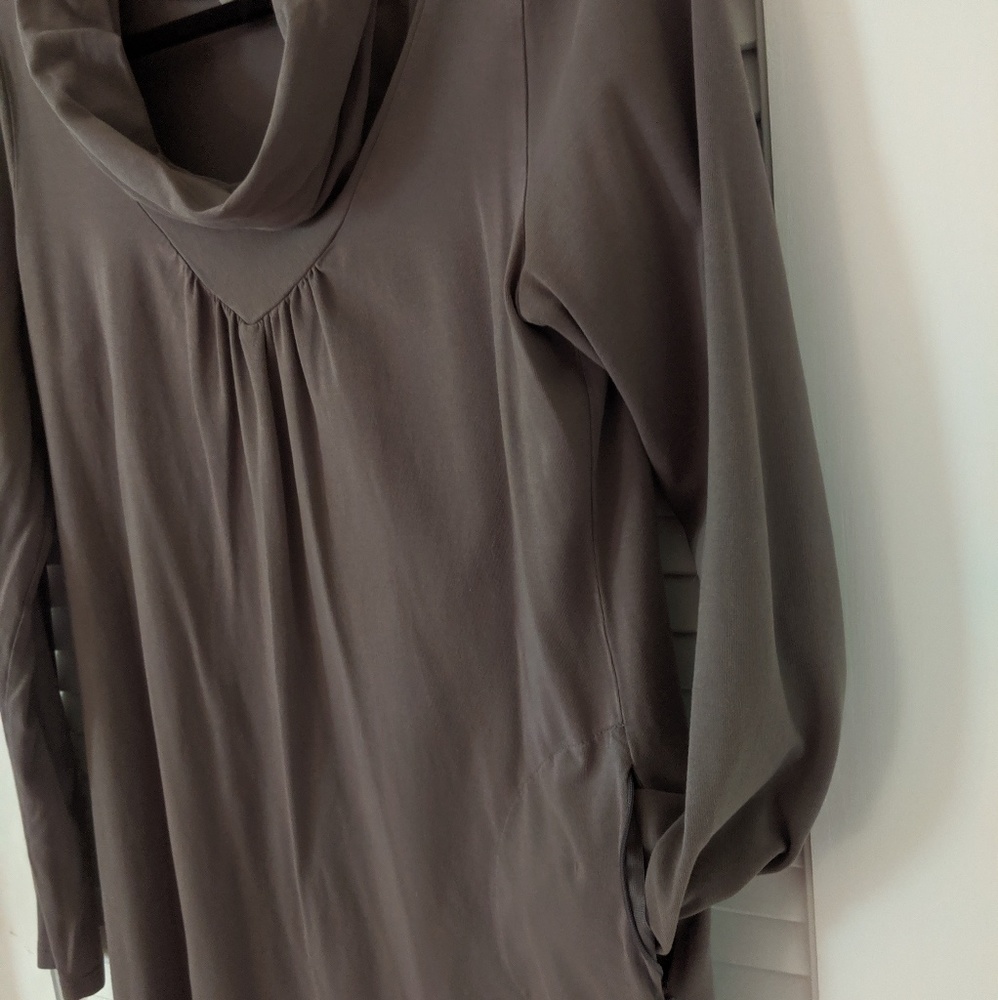 Funnel neck gray tunic